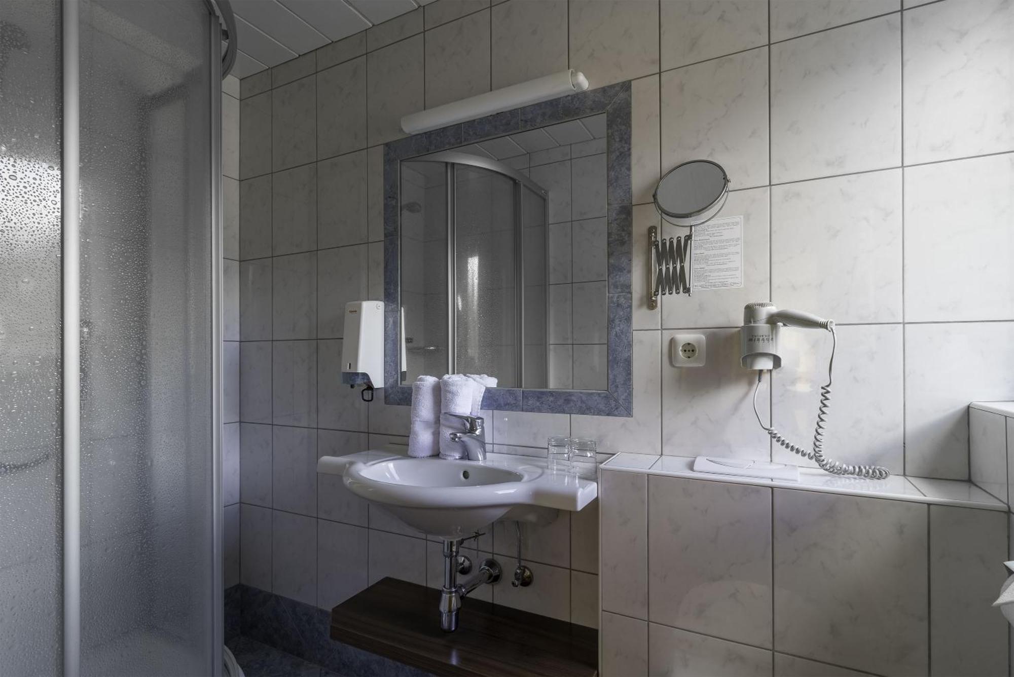 Hotel Enzian Paznaun See Room photo